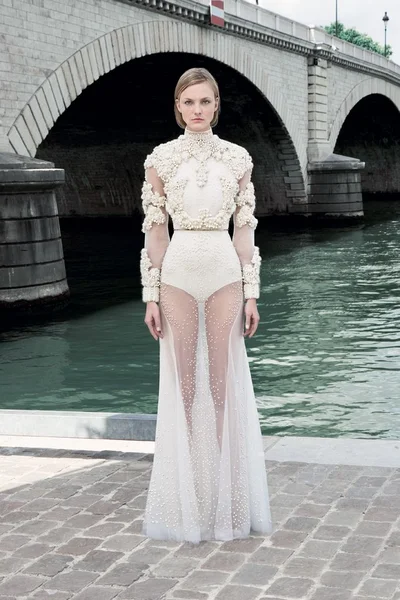 Look 1